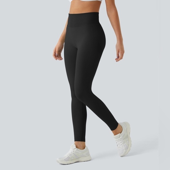 Halara Seamless Flow High Waisted Butt Lifting Leggings full length - Picture 4 of 7